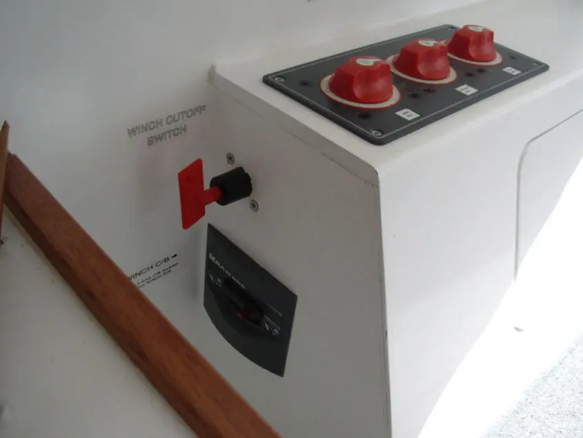 catamaran electrical